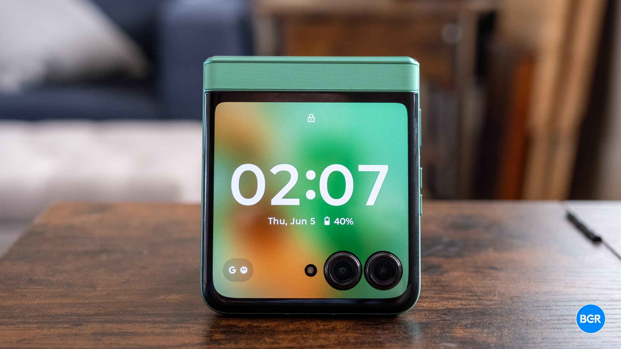 The iconic Razr phone is making a comeback, and its creating a buzz in the tech world. While I personally prefer phones with a foldable screen, the new clamshell flip-style Razr is gaining popularity due to its more affordable price. Its a great option for those who want a sleek and classic design without breaking the bank