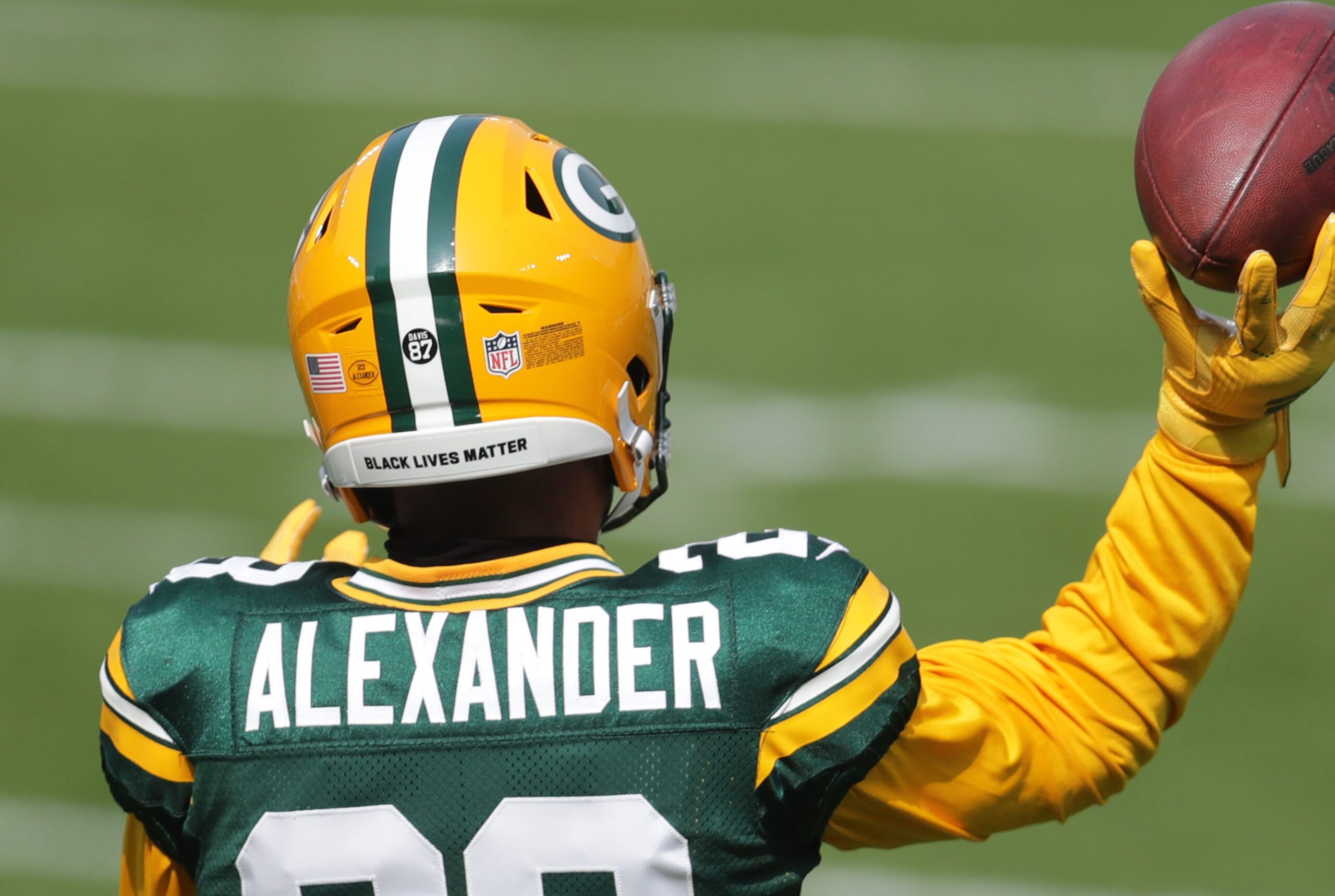The Minnesota Vikings have a history of bringing in former players from the Green Bay Packers, including well-known names like Brett Favre. This has led to some friendly rivalries and added depth to the teams roster