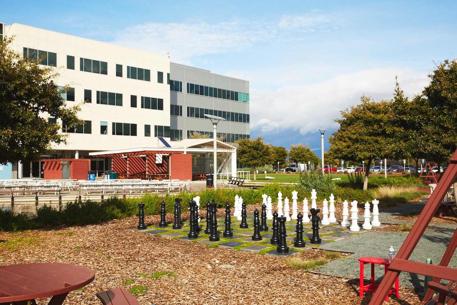 The tech companys carbon emissions have increased by 51% since 2019, surpassing its 2030 target. Despite this, Google remains committed to its ambitious goal of achieving net-zero emissions by 2030