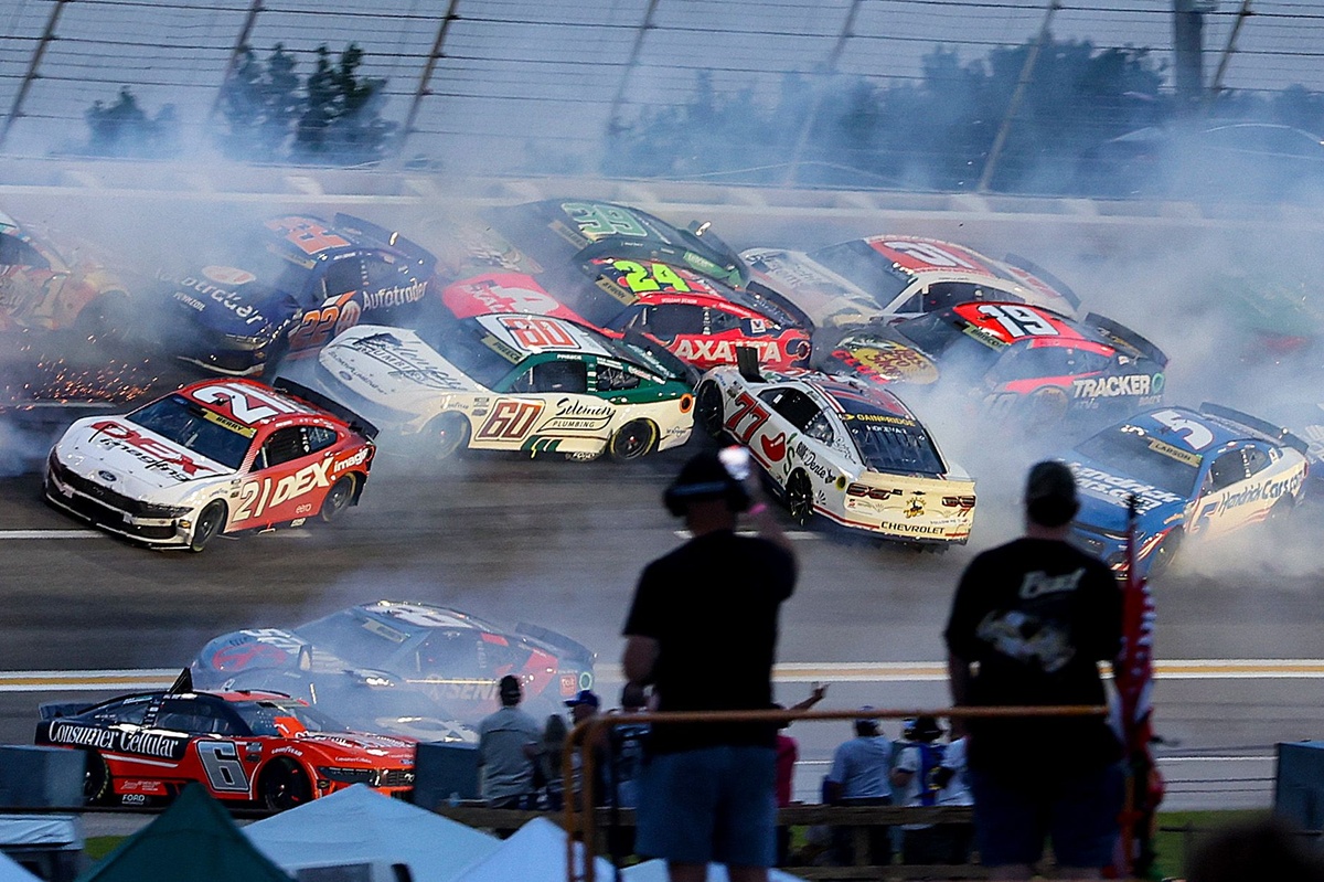 During the second stage at Atlanta, there was a chaotic event on Lap 69. John-Hunter Nemechek, who was in the top ten, faced difficulties when the race resumed. This was due to a lack of internal connections and no mention of specific media sources or reporters. This event lasted for about 420 characters